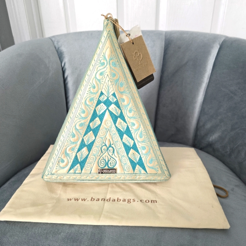NWT Banda Bag Pyramid Clutch purse